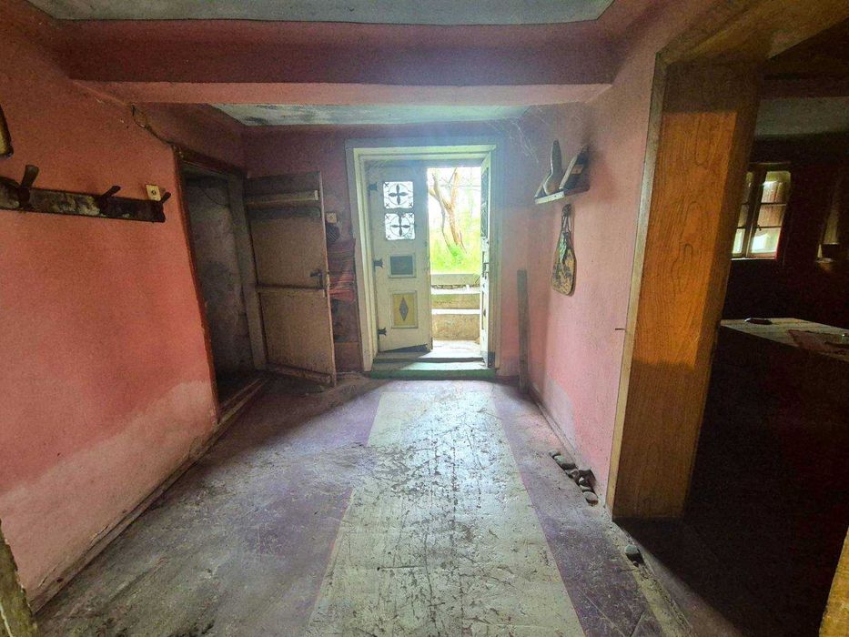 Продаваме къща гр. Искър в близост до Плевен !