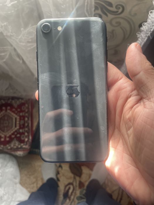 Iphone se 2020 karopka dok