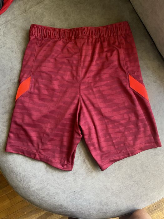 Оригинални шорти на Liverpool