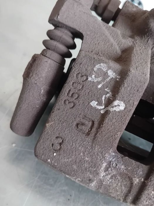 Etrieri Etrier Stanga Dreapta Spate Dodge Caliber 2006-2012