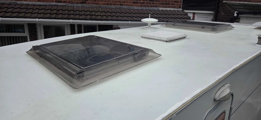 Kаравана Lunar Ultima, 4 местна