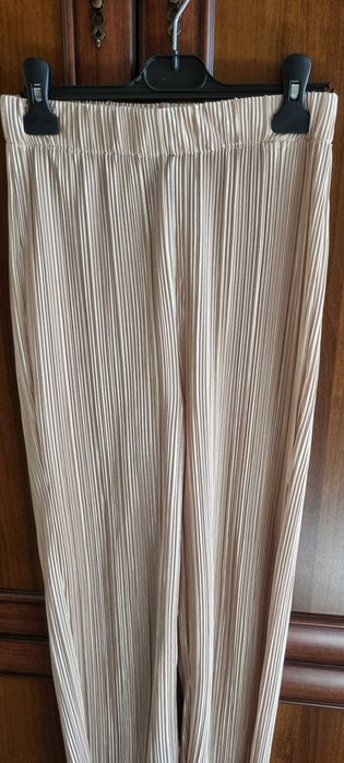 Pantaloni superbi de vara