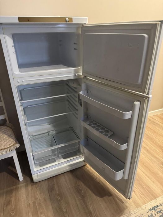 Холодильник Indesit