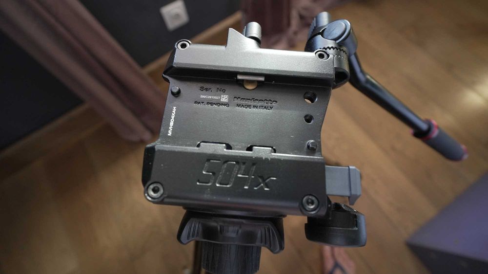 Видео статив чисто нов