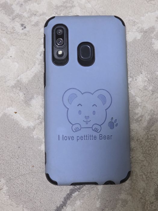 Samsung A40 64гб память