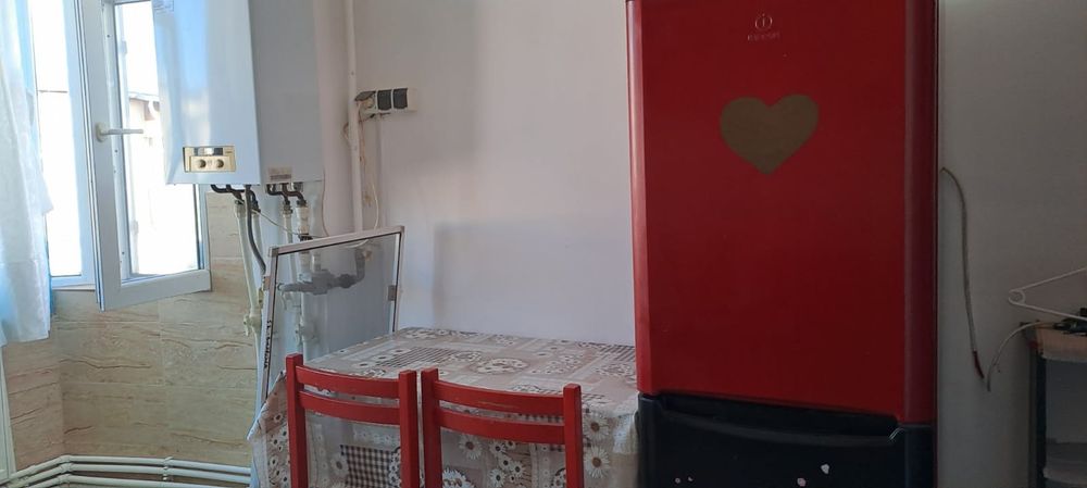 Închiriez apartament