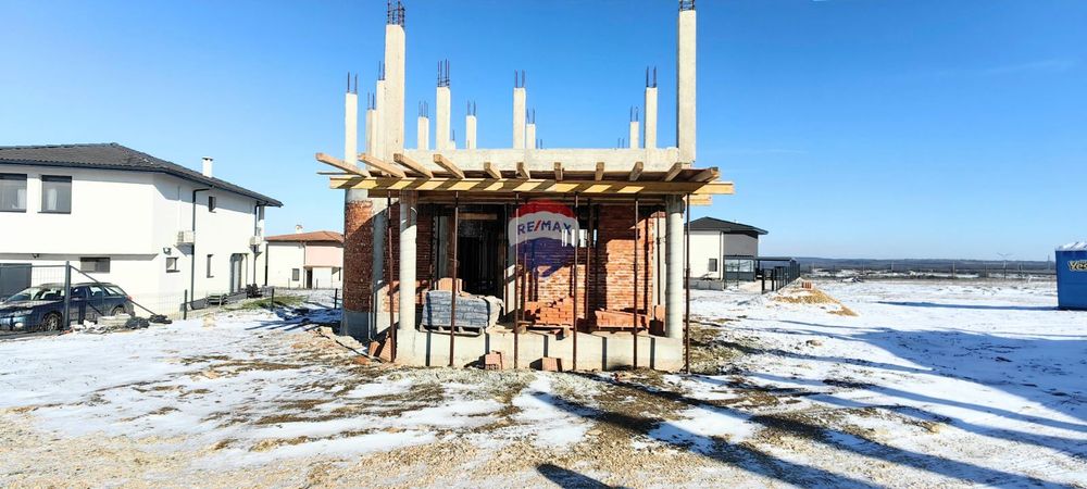 Фамилна двуетажна къща за продажба, с.Кичево, обл.Варна, ЙГ