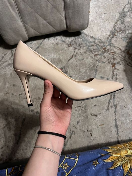 Продам женские туфли