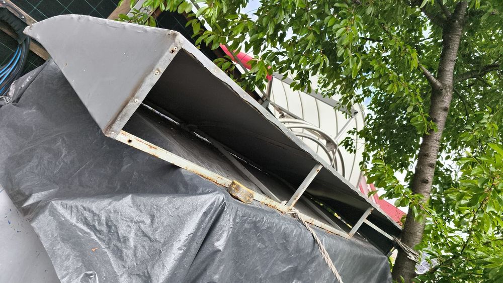 Copertina balcon terasa magazin din structura metalica