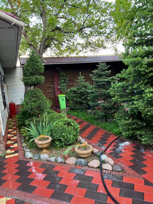 Продаётся 2 дачи на одном участке