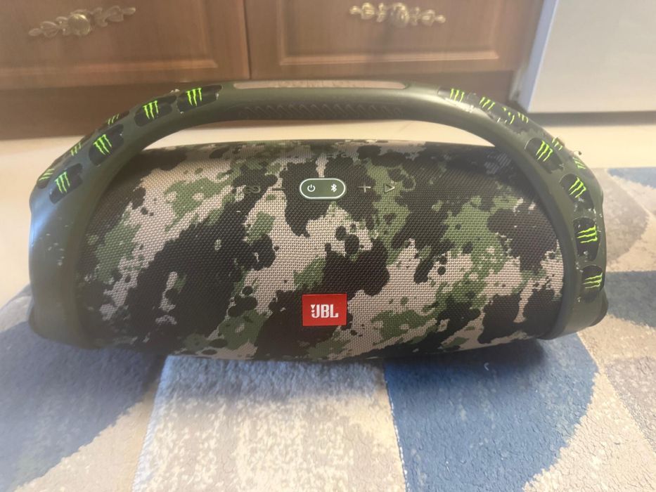 De vanzare boxa jbl.