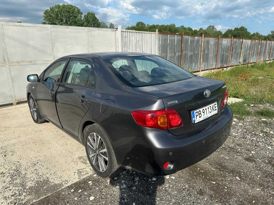 Toyota Corolla 1.4 D-4D 90кс 2009.г Обслужена работещ климатик нови гуми !