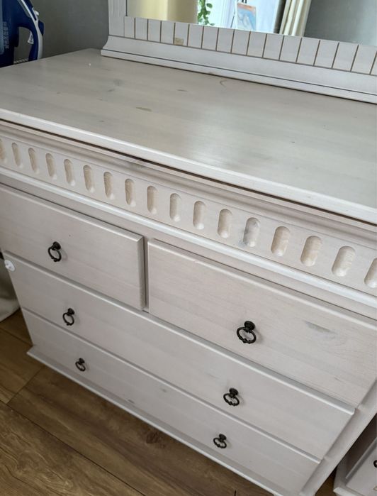 Комод с зеркалом