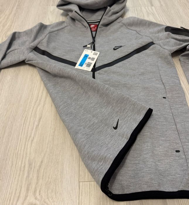 ULTIMELE BUCATI!! Compleu Bluza / Pantaloni Trening Nike Tech Fleece Gri Marimi S-XXL Unisex