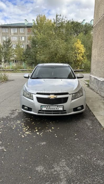 Шевроле круз хэтчбек 1.6 продам