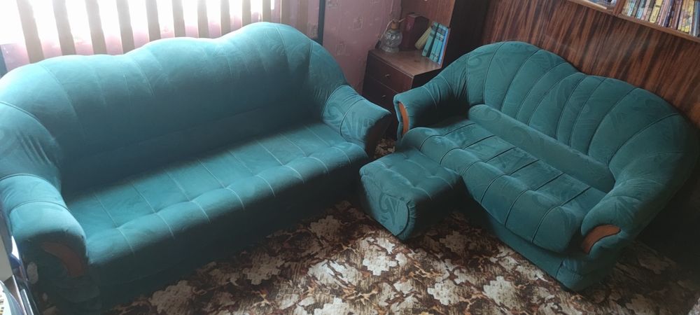 Дивани и табуретка