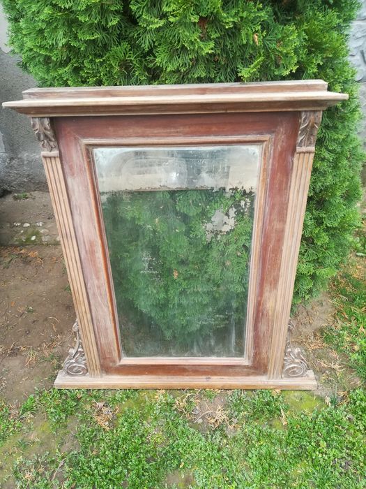 Rama de oglindă pentru comoda