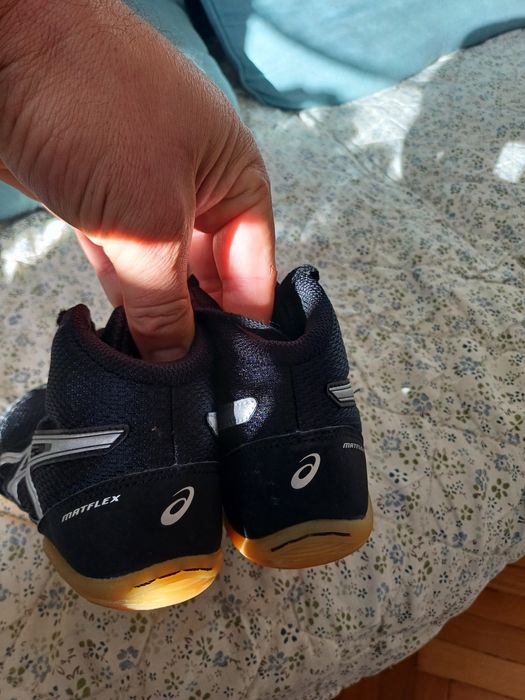 Детски борцовки asics 32 номер