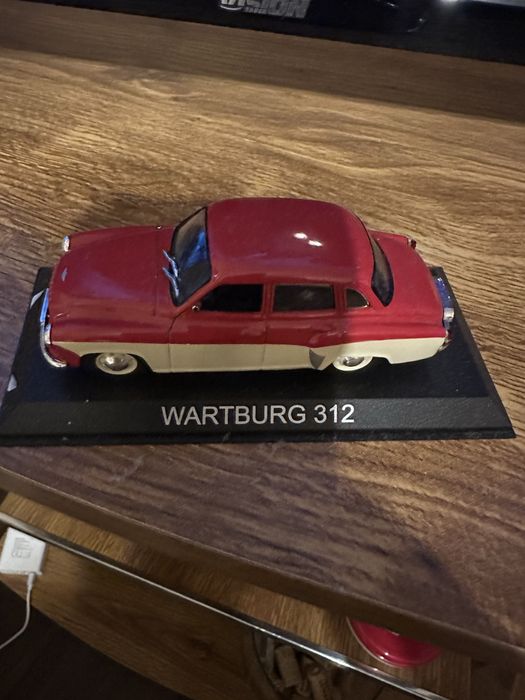 Vand 3 machete in stare buna