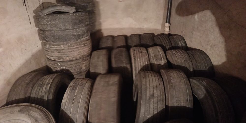 Продам грузовые шины