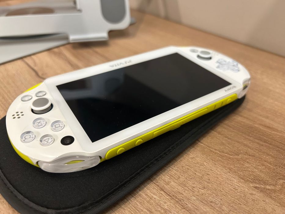 Sony PS Vita Slim Lime Green - Modată, 128GB + Jocuri (GTA, Fallout)