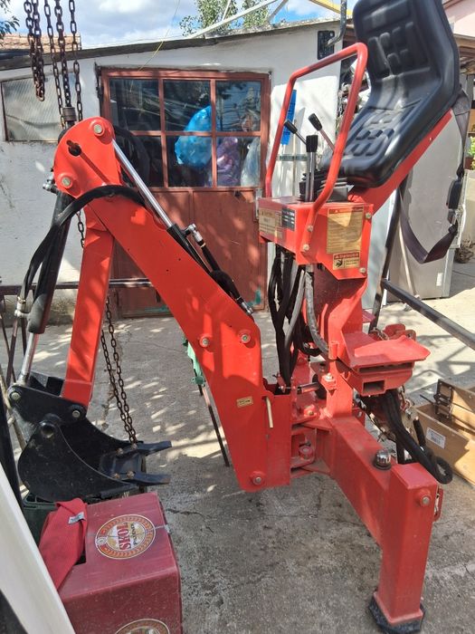 Accesoriu tractor mic escavator