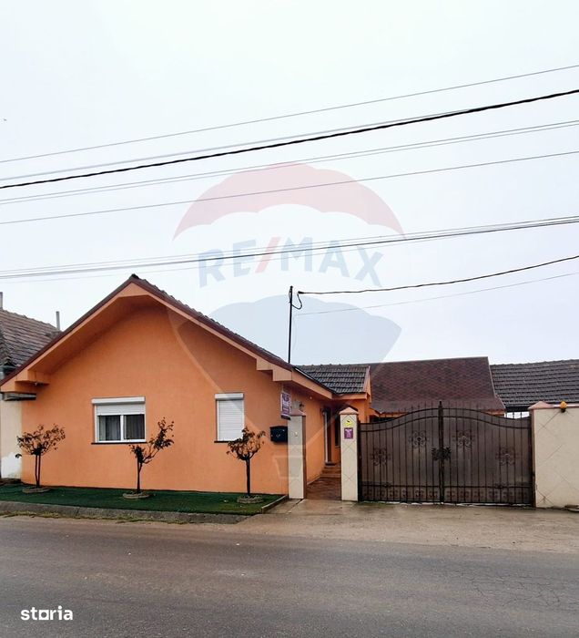 Casă cu 3 camere de vânzare in Hidiselu de Sus