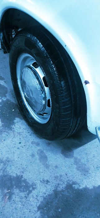 Jiguli 01srochna sotiladi