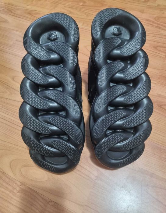 Versace Chain Reaction - Triple Black 40-44