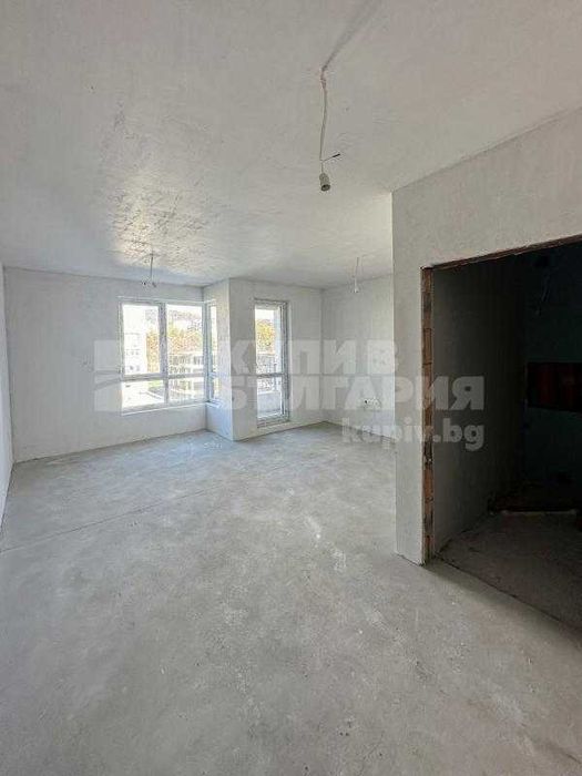 Продава се Едностаен апартамент в Варна, Център - 34 кв.м за 2015 €/кв.м - Снимка #4