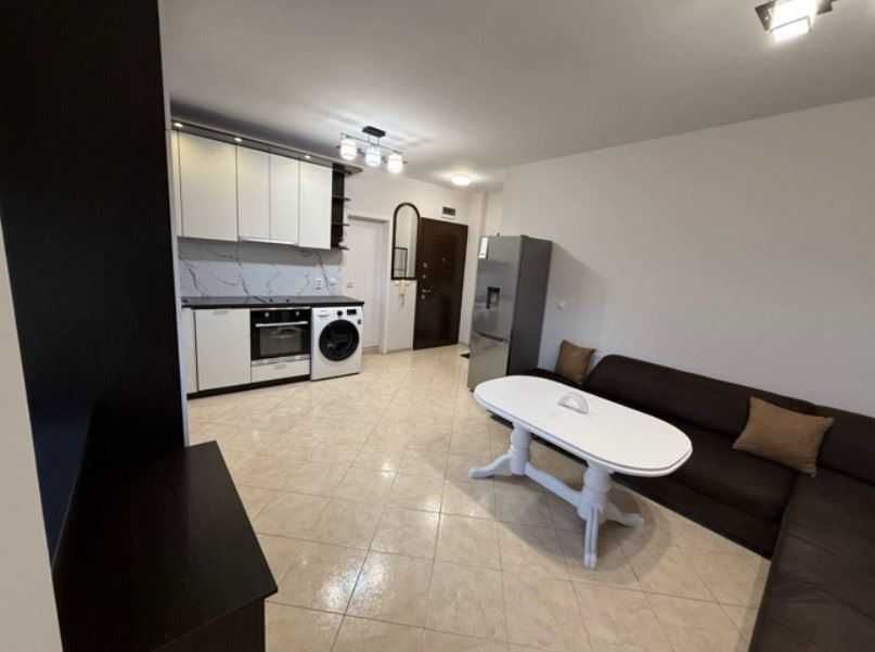 Дава се под наем Двустаен апартамент в София, Младост 4 - 67 кв.м за 597.21 € - Снимка #2