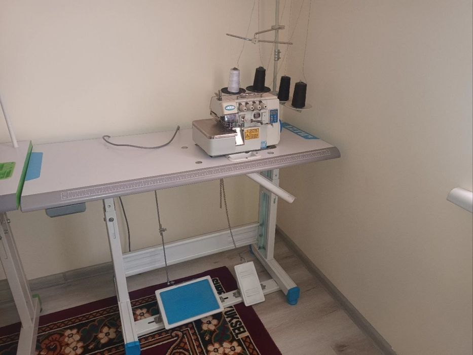 Averlok tikuv mashinasi