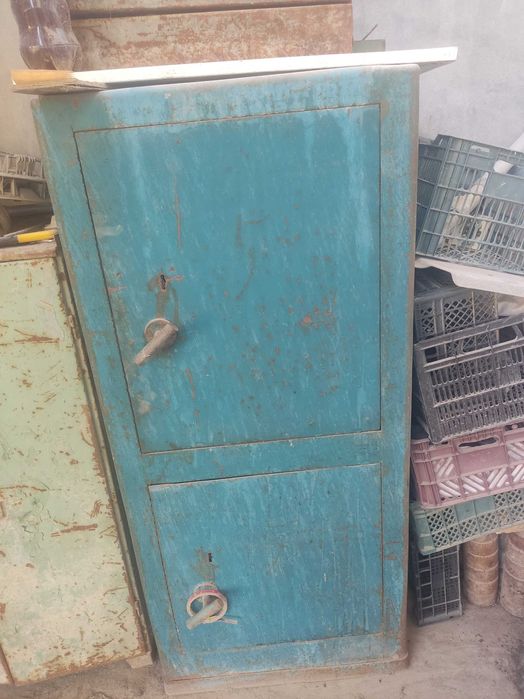 Сейф советский,тяжёлый,  135*60 двухкамерный