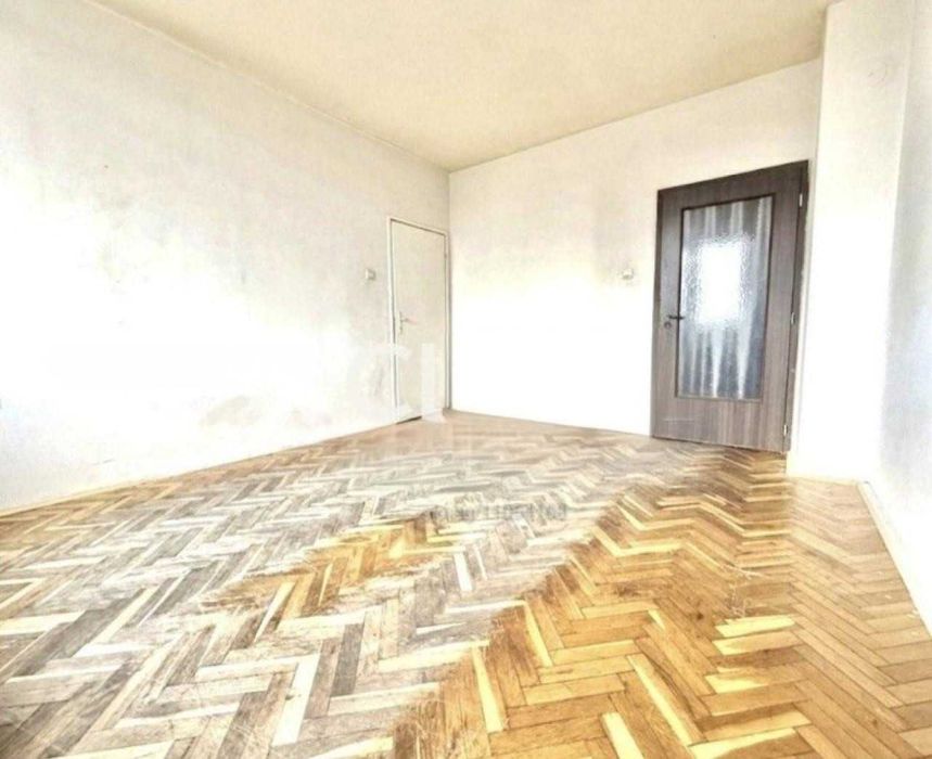 Двустаен апартамент в Широк Център