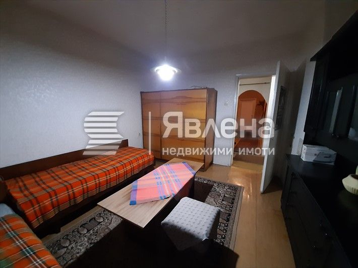 Дава се под наем Тристаен апартамент в Ямбол, Център - 80 кв.м за 255 € - Снимка #9