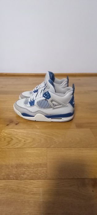 Air Jordan 4 Military Blue