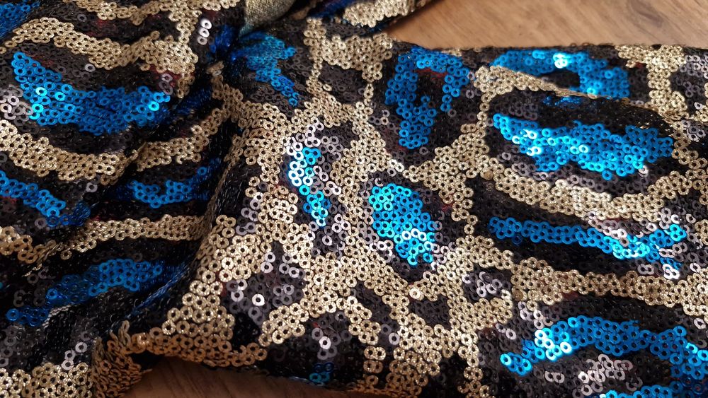 Бомбер нарядный пайетки