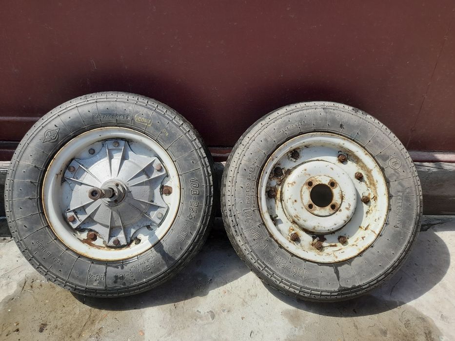 Колёса моторолера.