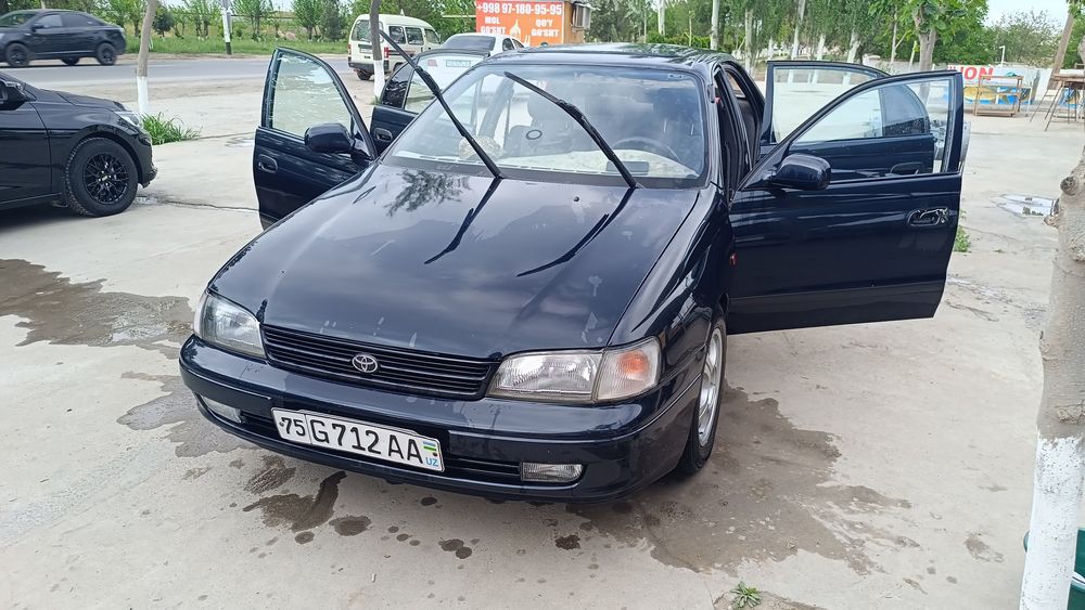 Toyota carina e 1996 yil
