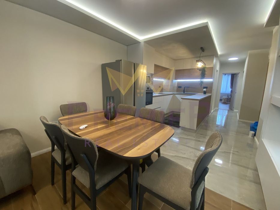 Дава се под наем Тристаен апартамент в София, Център - 90 кв.м за 1500 € - Снимка #3