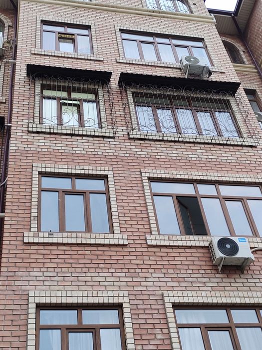 Решётки и козырьки.