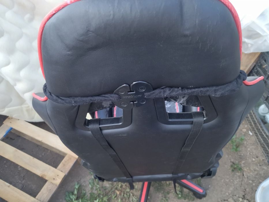 Геймърски/гейминг стол