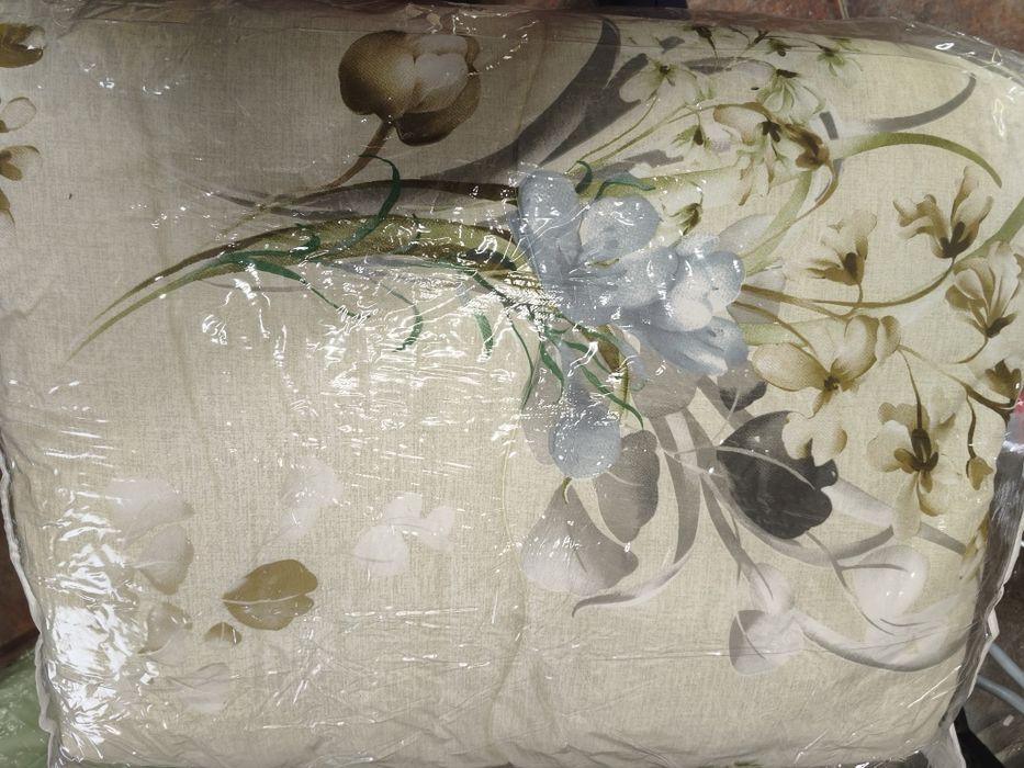 Комплект с олекотена завивка и други неща за дома