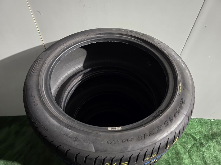 Set 245.45.19  275.40.19 pirelli