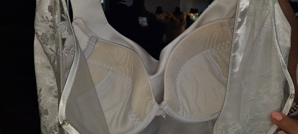 Булчинска  рокля