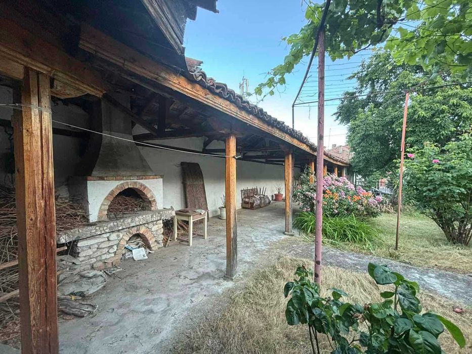 КЪЩА с РЗП 140 кв.м, двор 900 кв.м, село Розино