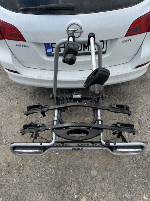 Suport auto pentru doua biciclete THULE  Rabatabil  prindere pe carlig