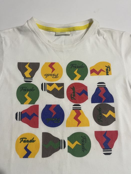 Fendi оригинална дамска тениска XS