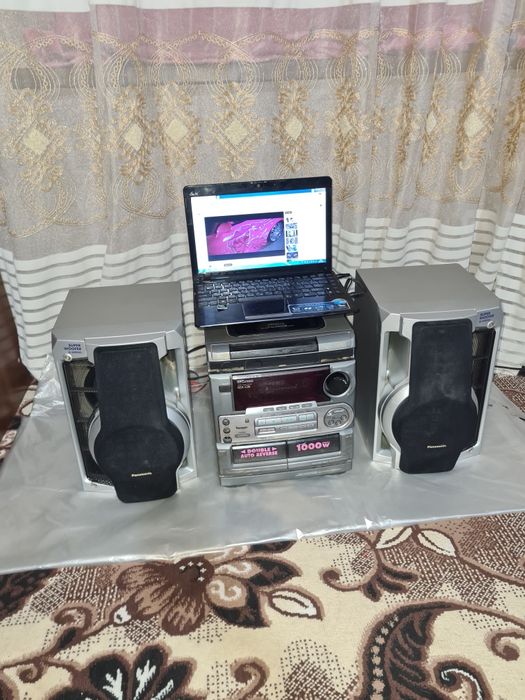 Музыкальный центр сотилади