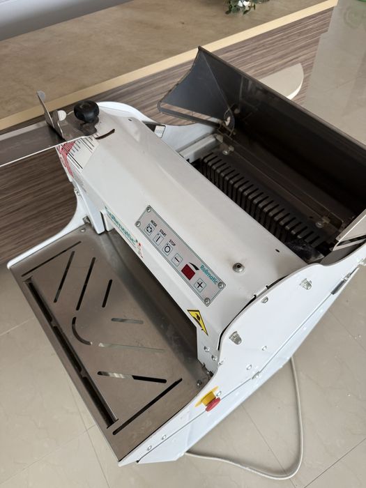 Vand Feliator de paine pentru brutarie/magazin